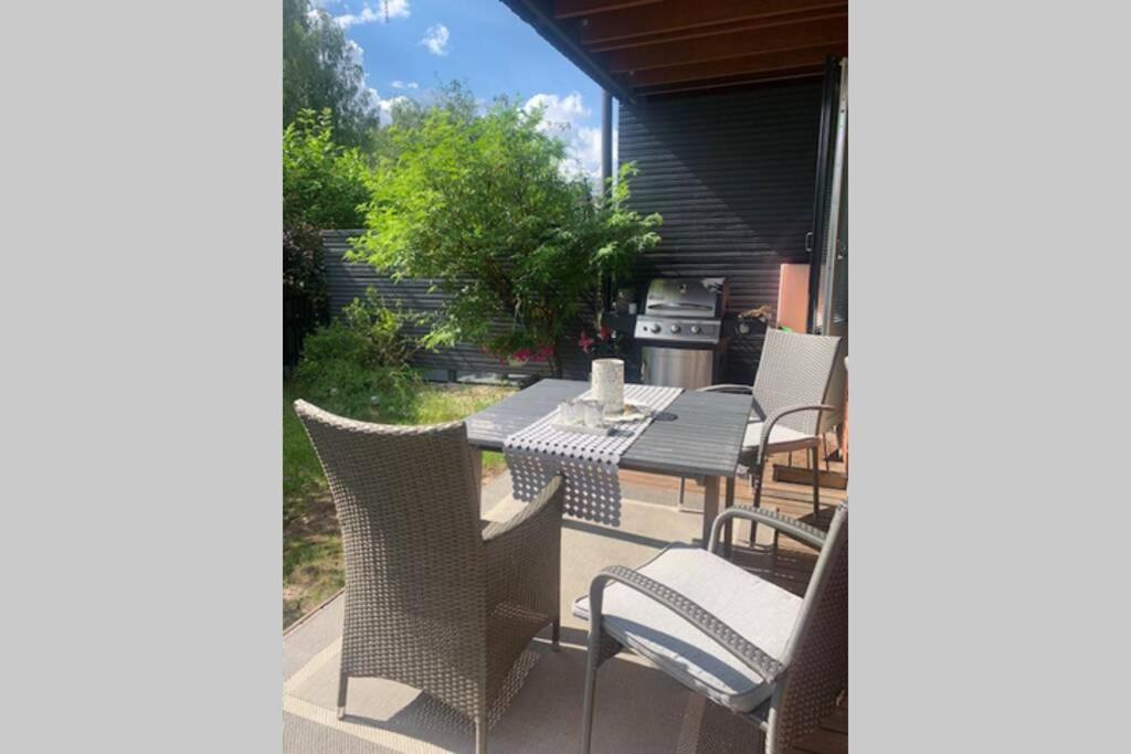 דירות וואנטאה Luxus House With Sauna Nearby Airport מראה חיצוני תמונה